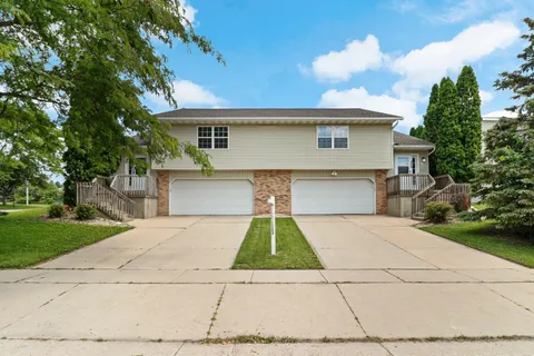 $625,000 | 824 North Clover Lane, Cottage Grove, WI 53527