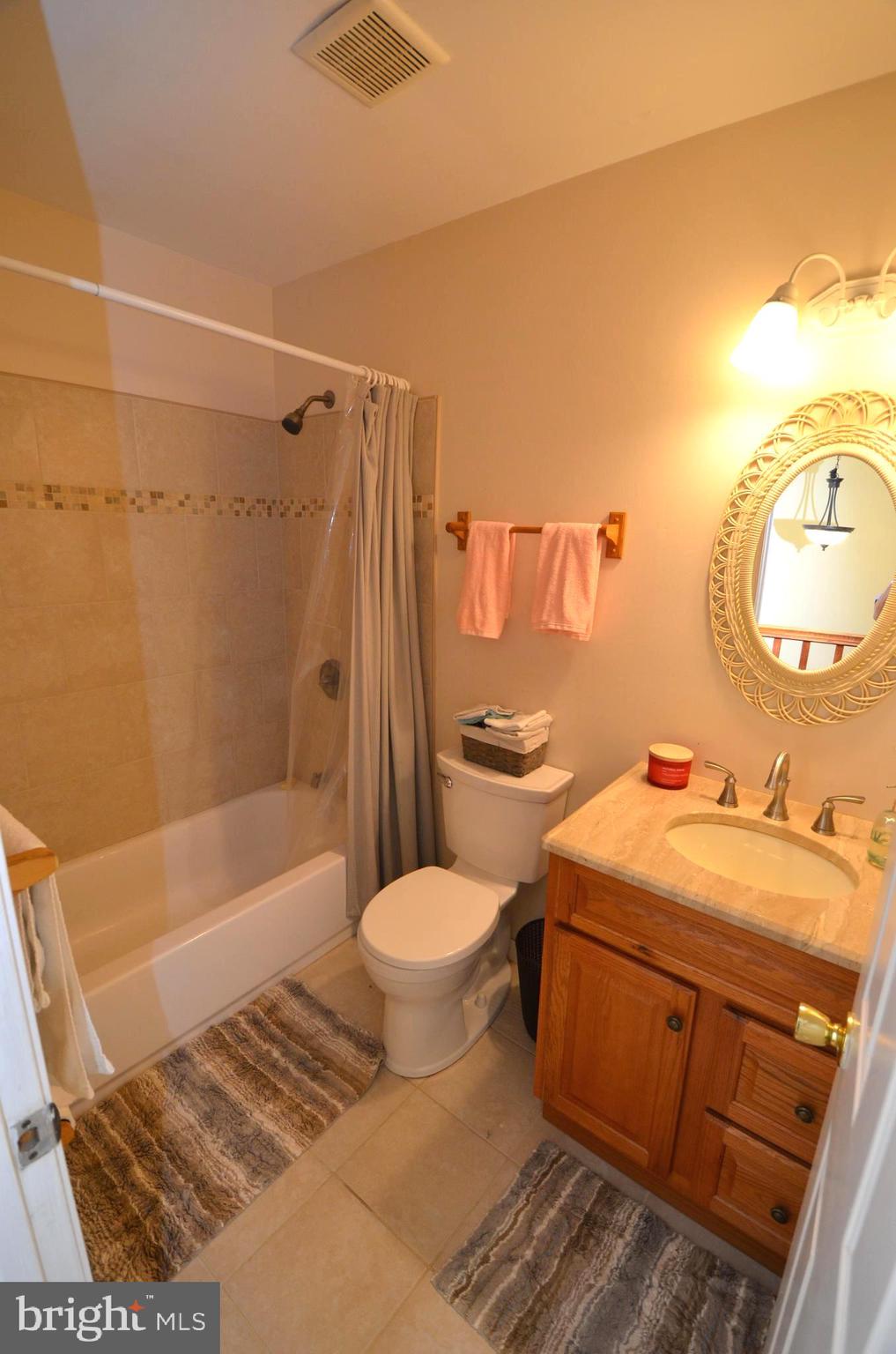 1527 Snug Harbor Road Shady Side, MD 20764 - Photo 24 of 39 Upper level hallway bath