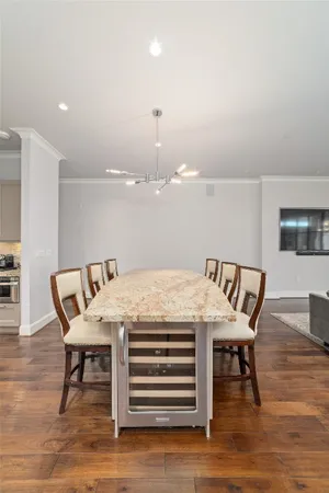$1,150,000 | 2221 Welch Street, Unit 201, Houston, TX 77019
