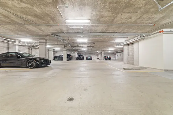 $1,150,000 | 2221 Welch Street, Unit 201, Houston, TX 77019