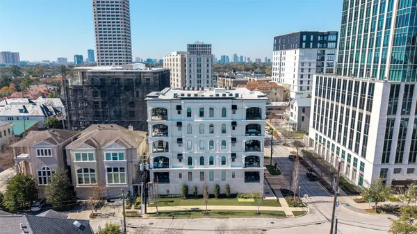 $1,150,000 | 2221 Welch Street, Unit 201, Houston, TX 77019