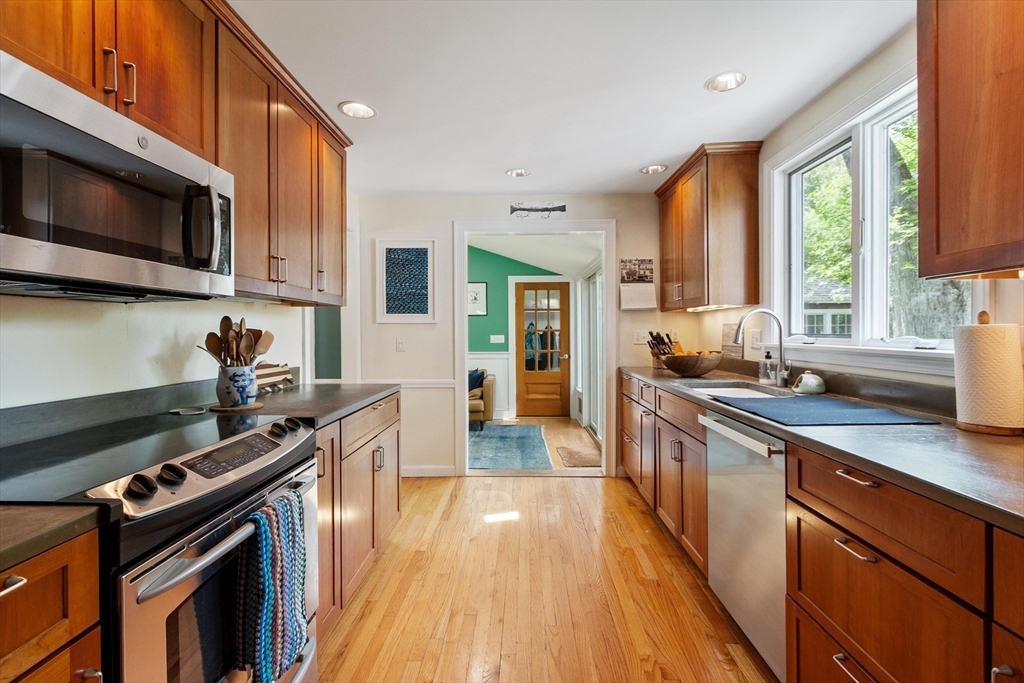 59 Martin Road Concord, MA 01742 - Photo 13 of 37