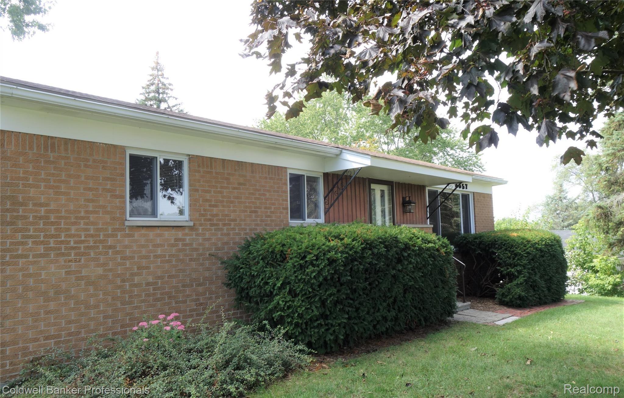6657 Waldon Road Clarkston, MI 48346 - Photo 26 of 27 A real Beauty and it can be yours if you act now
