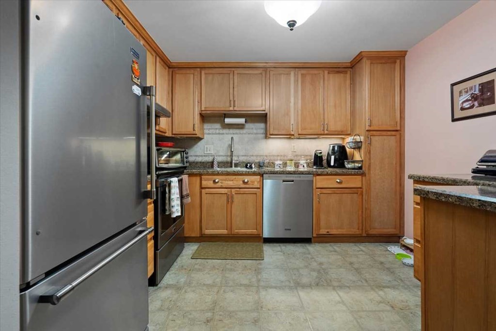 1321 Worcester Road, Unit 511 Framingham, MA 01701 - Photo 6 of 20 Gallery Image 6
