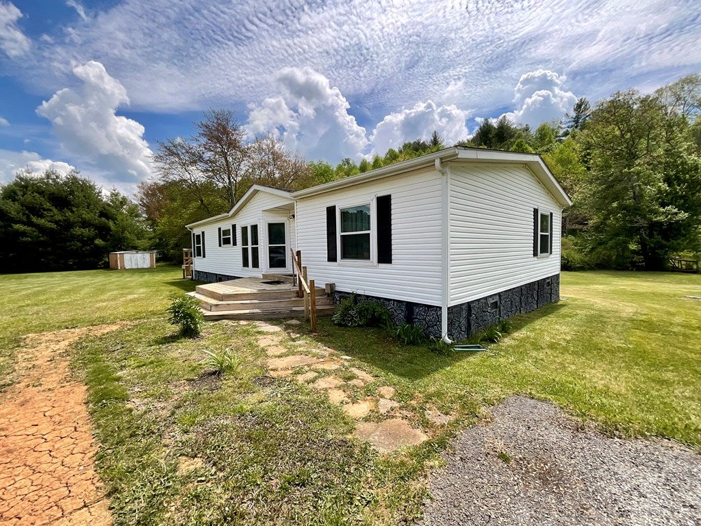 2134 Pipers Gap Road Galax, VA 24333 - Photo 3 of 22 Gallery Image 3