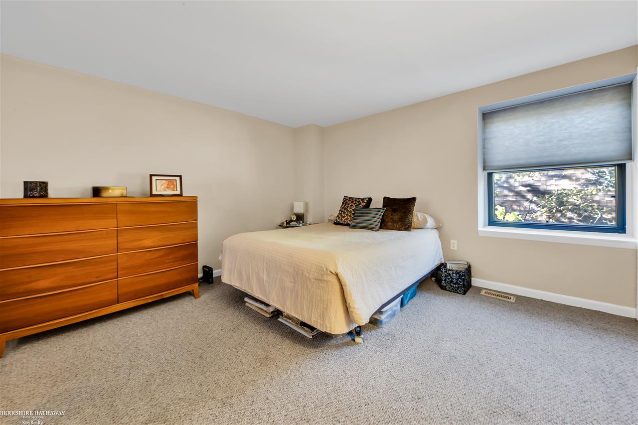 5015 Crooks Road Royal Oak, MI 48073 - Photo 12 of 30 50026383-11.JPG
