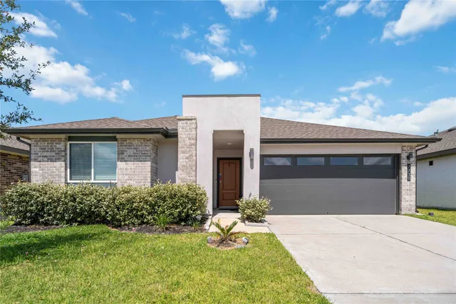 $2,200 | 7730 Robert, Rosharon, TX 77583