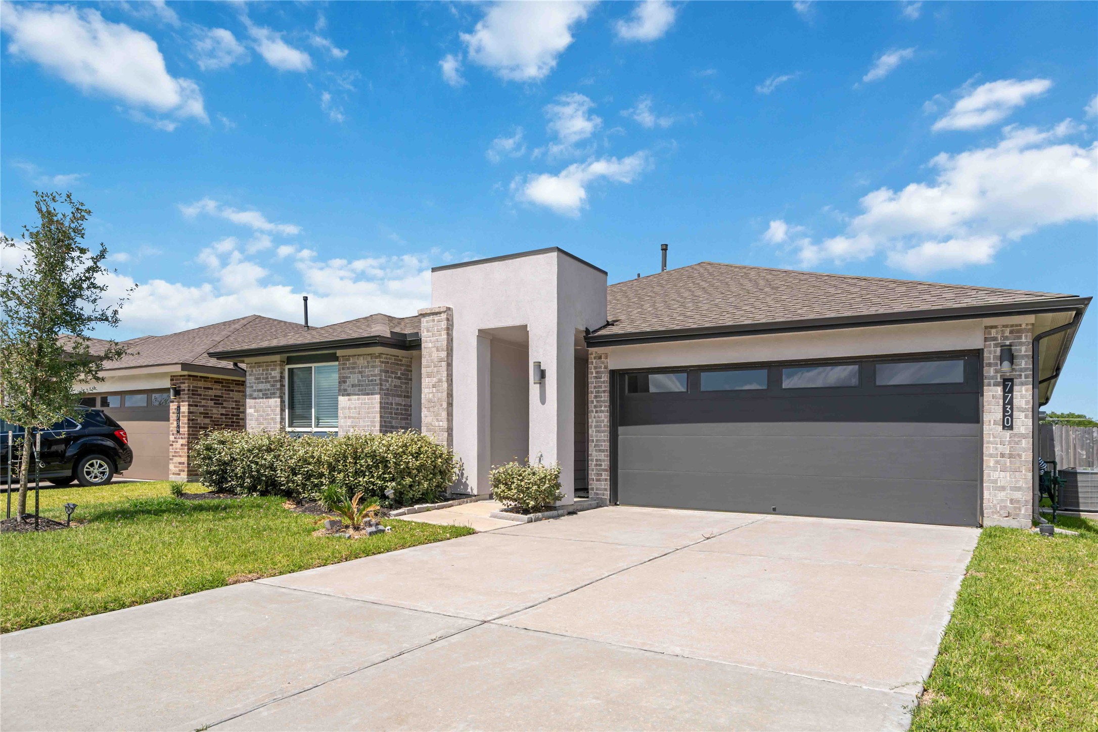 7730 Robert Rosharon, TX 77583 - Photo 2 of 18