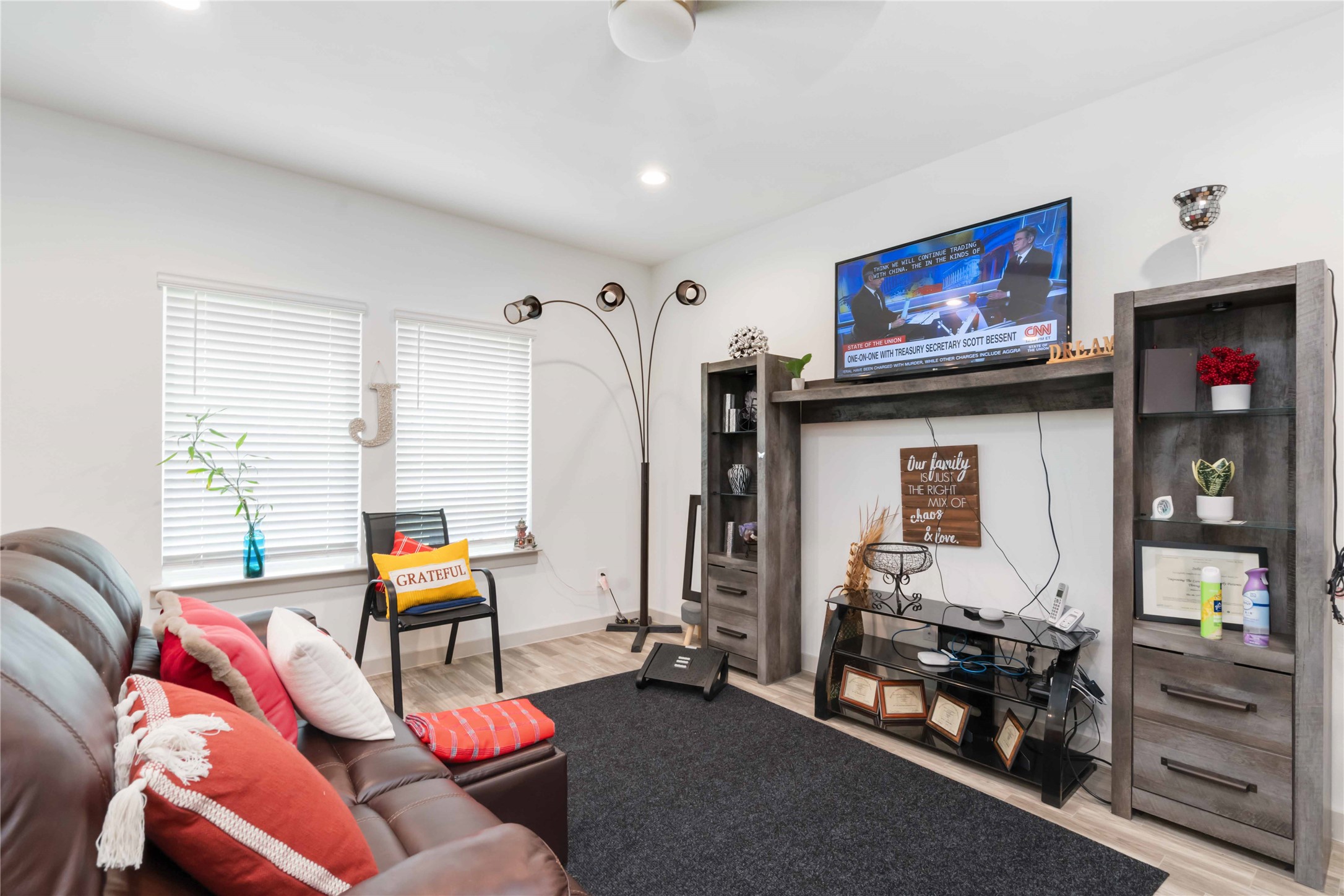 7730 Robert Rosharon, TX 77583 - Photo 4 of 18