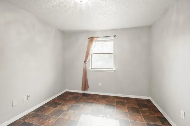 $2,300 | 17610 Possums Run Drive, Humble, TX 77396