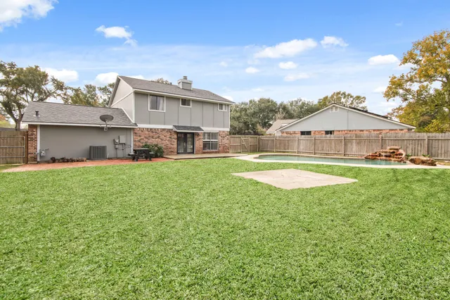 $2,300 | 17610 Possums Run Drive, Humble, TX 77396