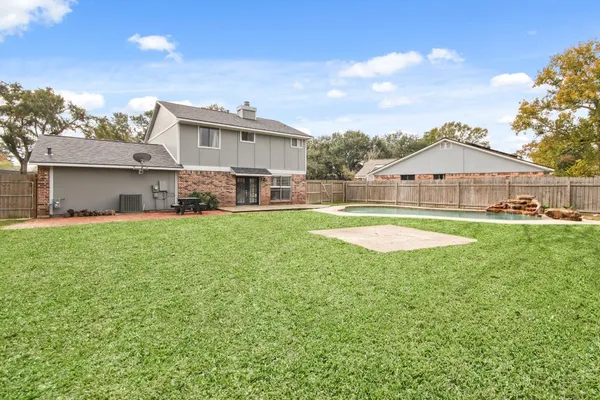 $2,000 | 17610 Possums Run Drive, Humble, TX 77396