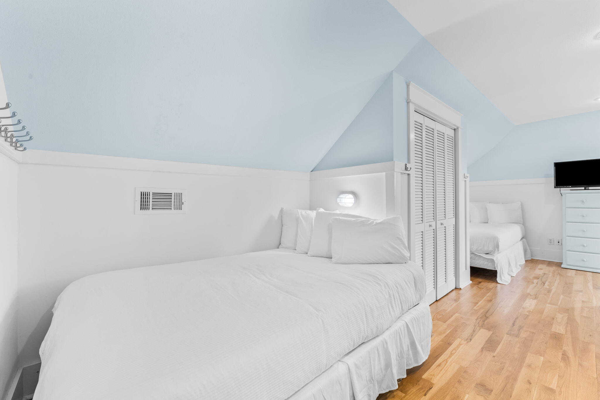 30 Chelsea Loop Road Santa Rosa Beach, FL 32459 - Photo 34 of 67 a large white bed in a white room