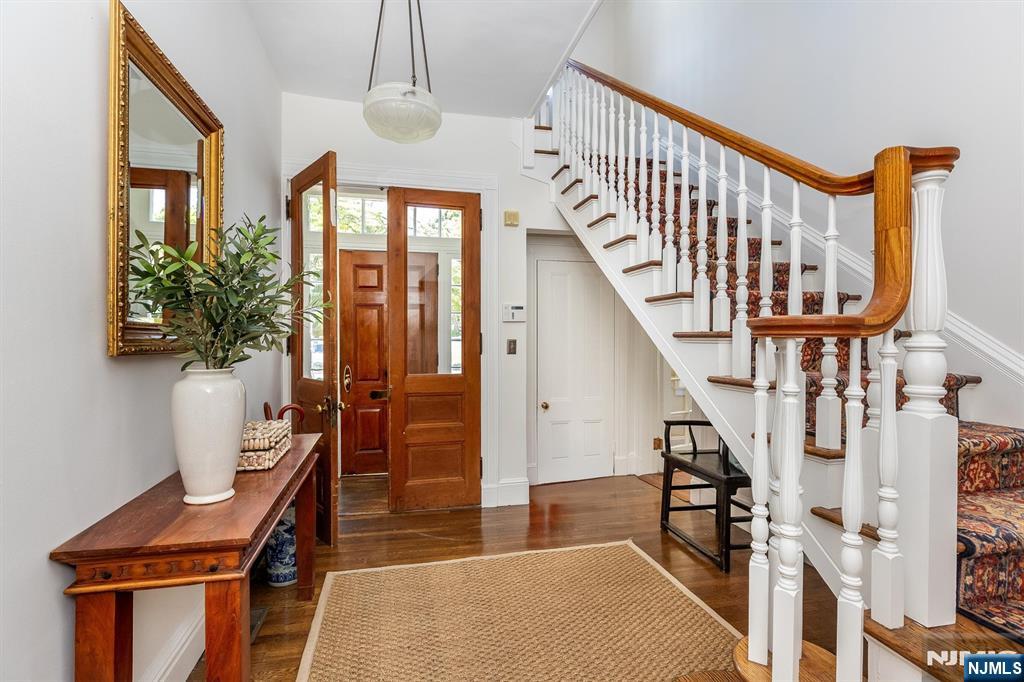 53 Hillside Avenue Glen Ridge, NJ 07028 - Photo 4 of 50