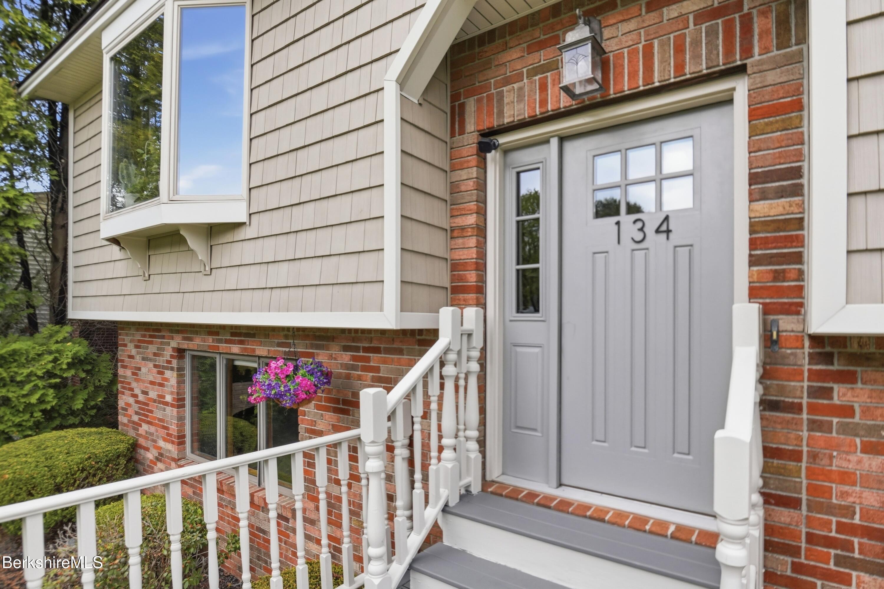 134 Oak Hill Road Pittsfield, MA 01201 - Photo 3 of 66 Front Entrance