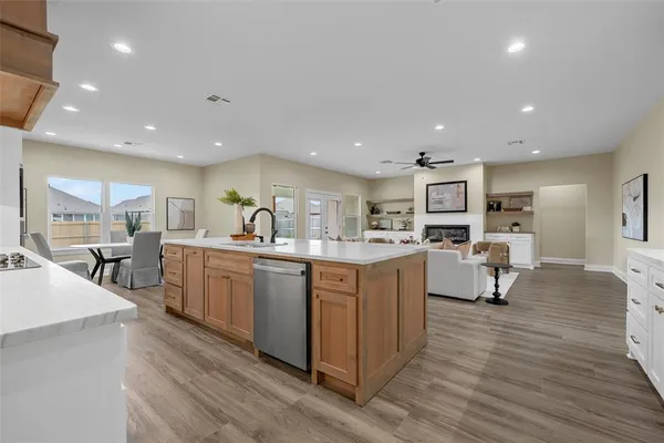 $474,900 | 929 Northern Dancer Drive, Hewitt, TX 76643