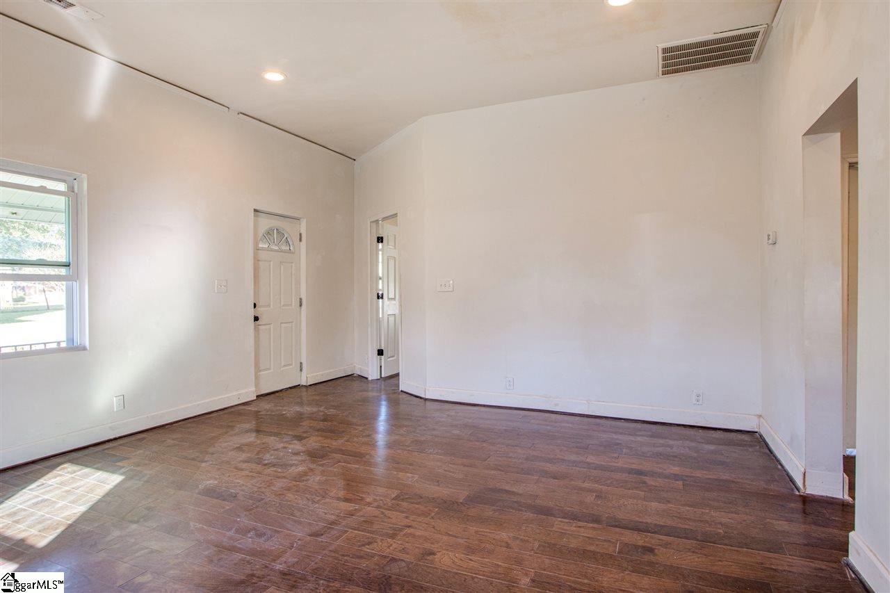 2 10th Street Greer, SC 29651 - Photo 7 of 15 Gallery Image 7