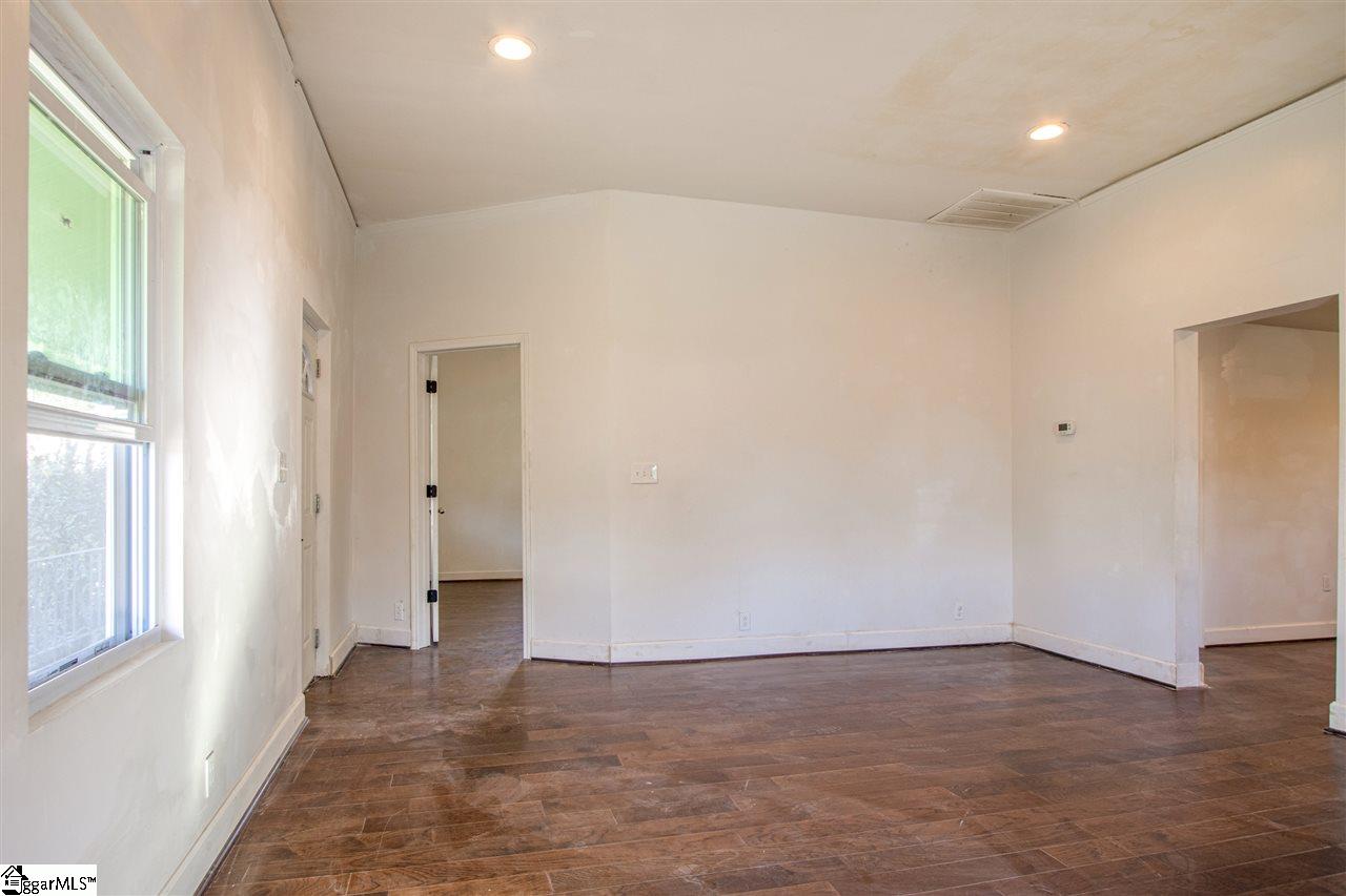 2 10th Street Greer, SC 29651 - Photo 8 of 15 Gallery Image 8