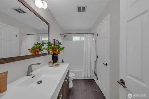 $775,000 | 11633 18th Avenue Southwest, Burien, WA 98146