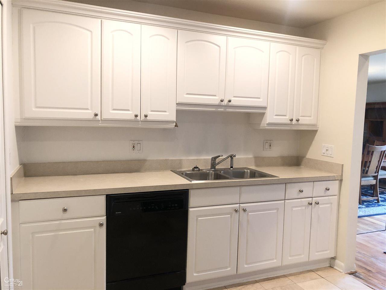 4047 West Maple Road Bloomfield Hills, MI 48301 - Photo 15 of 35