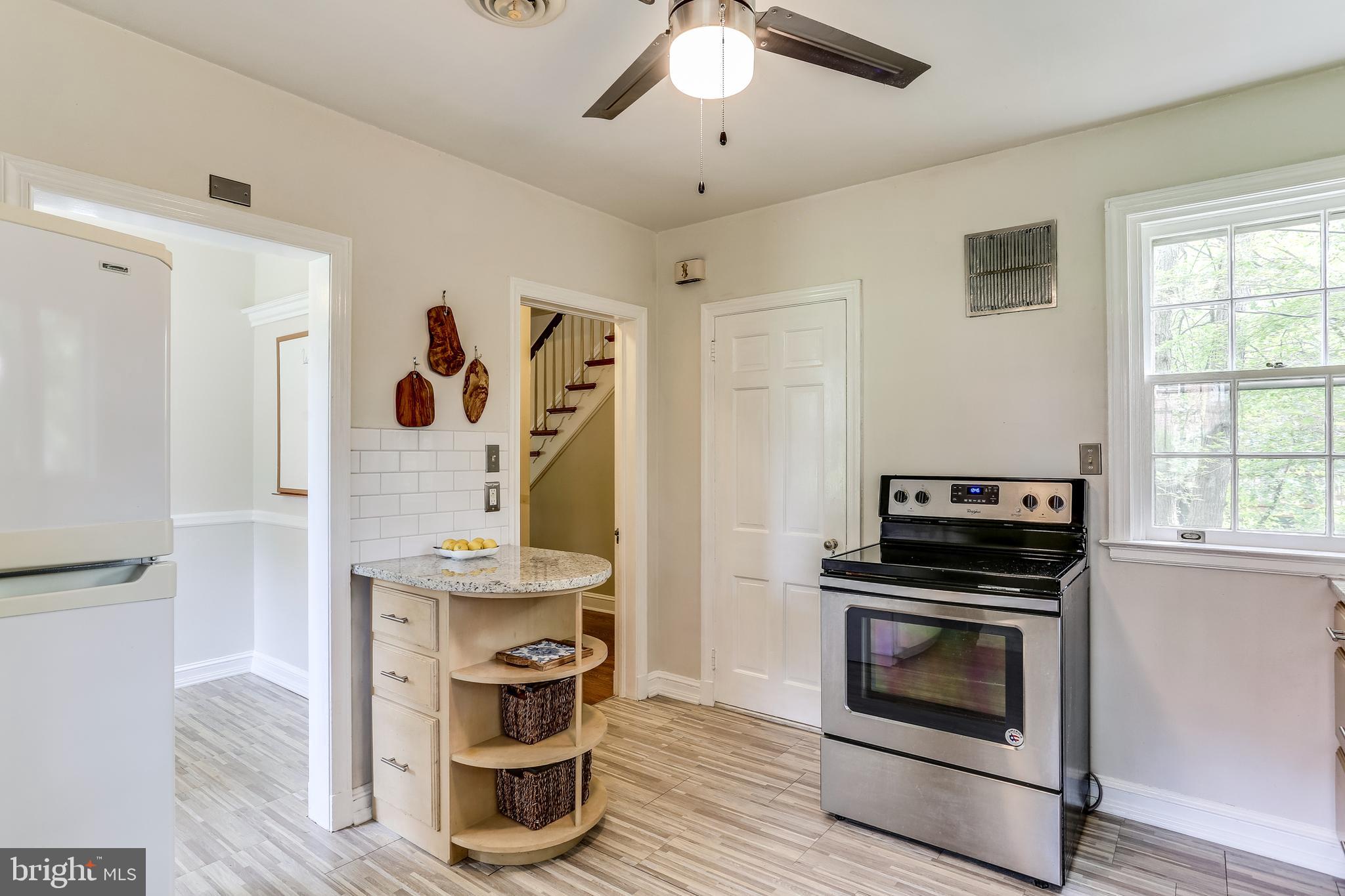 508 Stamford Road Baltimore, MD 21229 - Photo 15 of 41 Kitchen