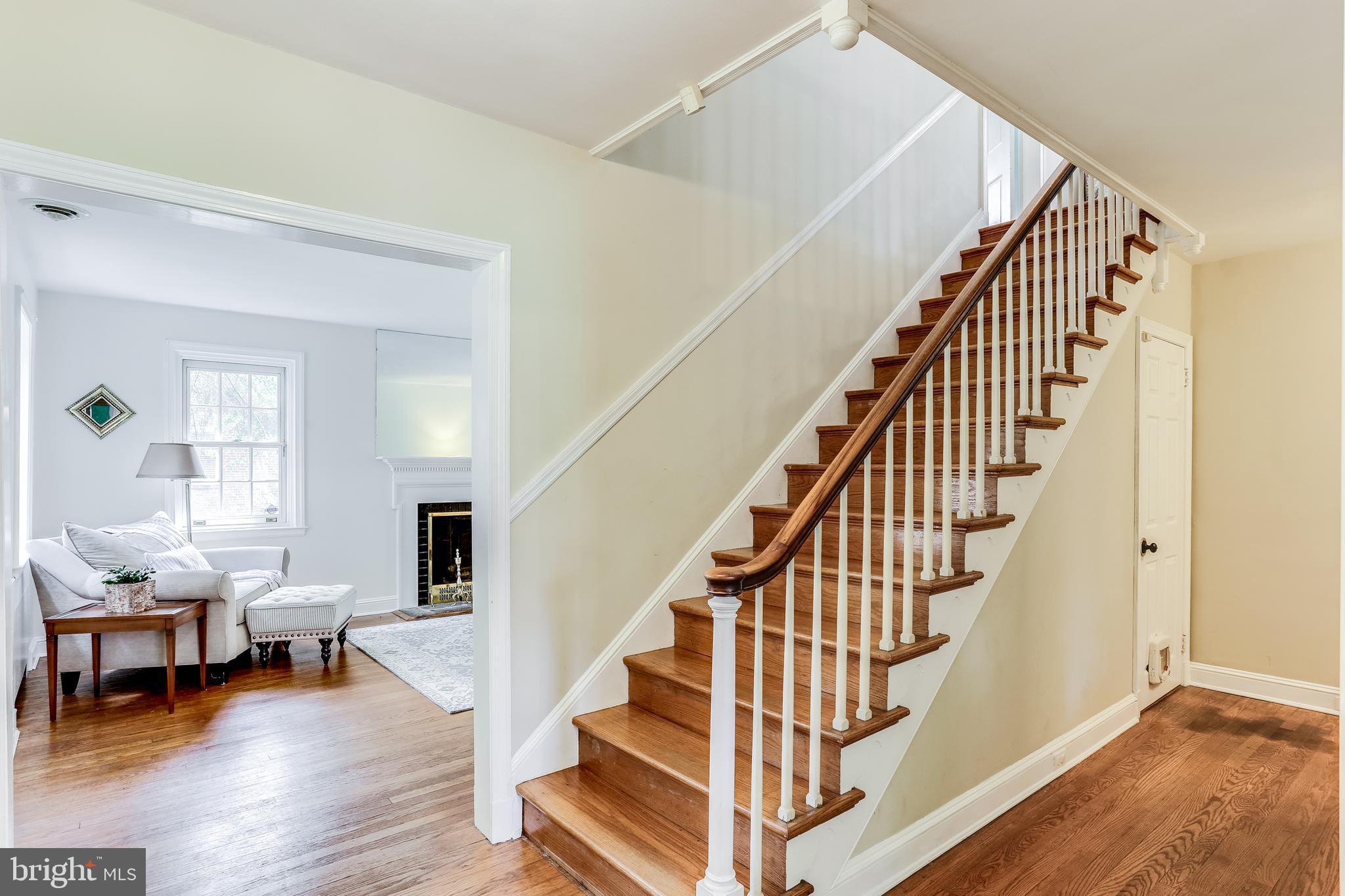 508 Stamford Road Baltimore, MD 21229 - Photo 3 of 41 Foyer