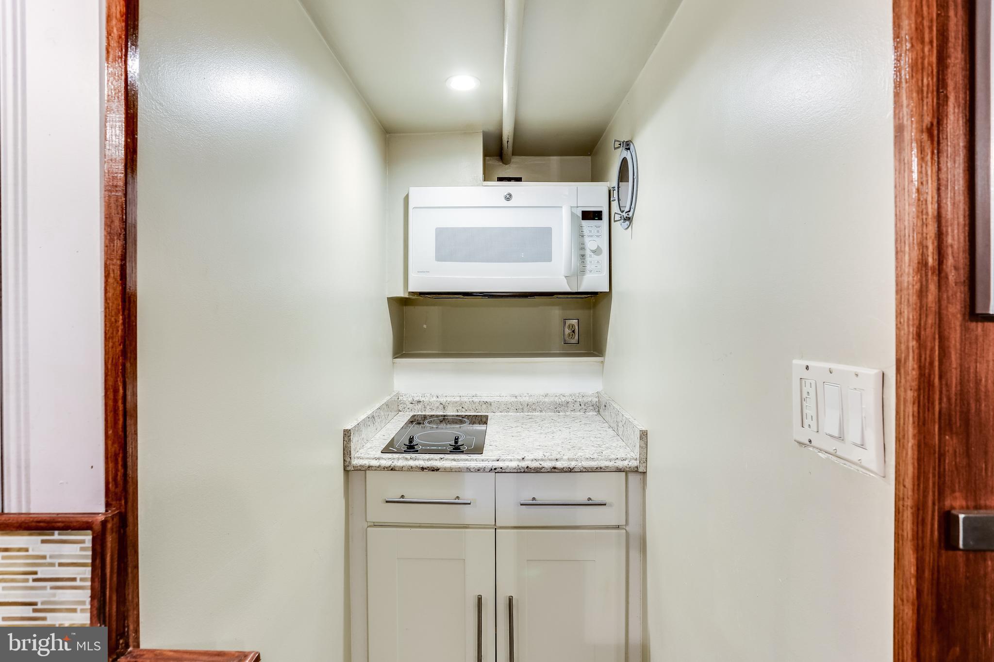508 Stamford Road Baltimore, MD 21229 - Photo 32 of 41 Kitchenette
