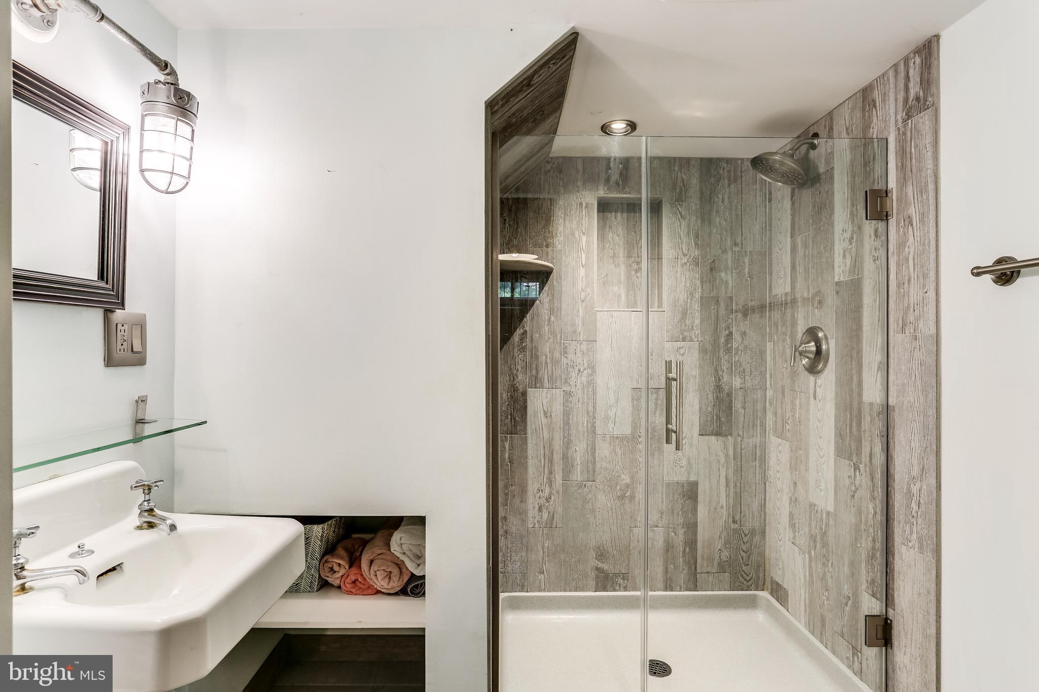508 Stamford Road Baltimore, MD 21229 - Photo 33 of 41 Lower Level Full Bath