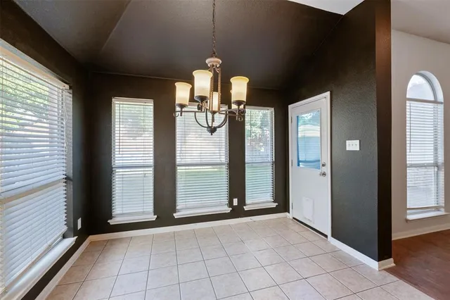 $2,400 | 5541 Dunn Hill Drive, Fort Worth, TX 76137