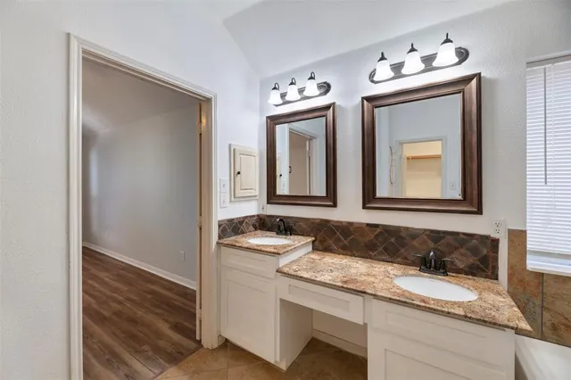 $2,400 | 5541 Dunn Hill Drive, Fort Worth, TX 76137