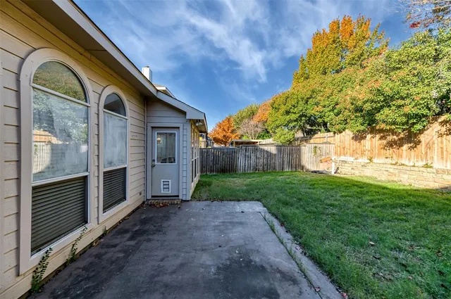 $2,400 | 5541 Dunn Hill Drive, Fort Worth, TX 76137