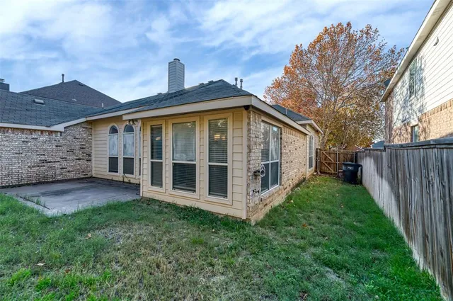 $2,400 | 5541 Dunn Hill Drive, Fort Worth, TX 76137