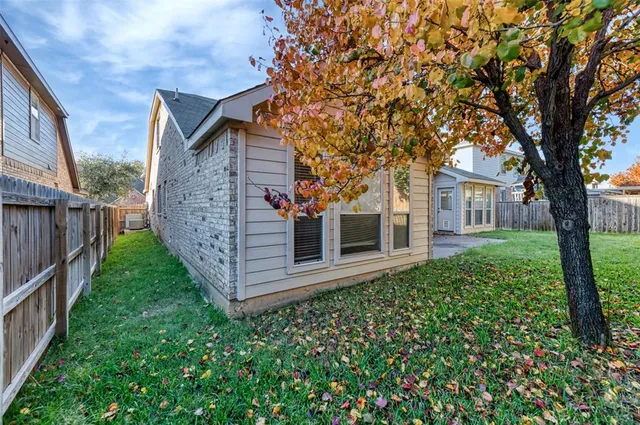 $2,400 | 5541 Dunn Hill Drive, Fort Worth, TX 76137