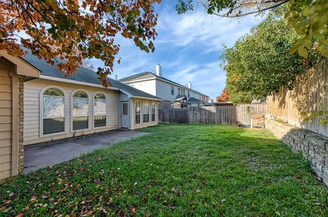 $2,400 | 5541 Dunn Hill Drive, Fort Worth, TX 76137