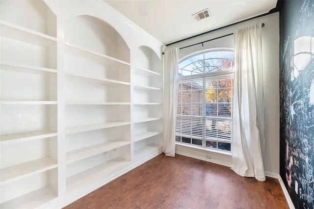 $2,400 | 5541 Dunn Hill Drive, Fort Worth, TX 76137