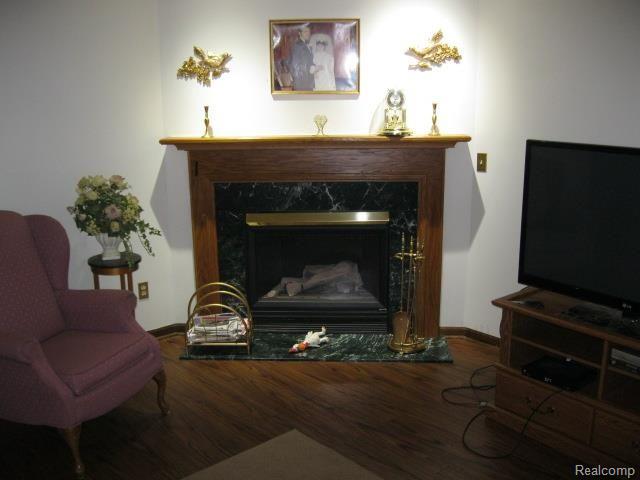3984 Shoemaker Road Almont, MI 48003 - Photo 5 of 14 IMG_0916.jpg