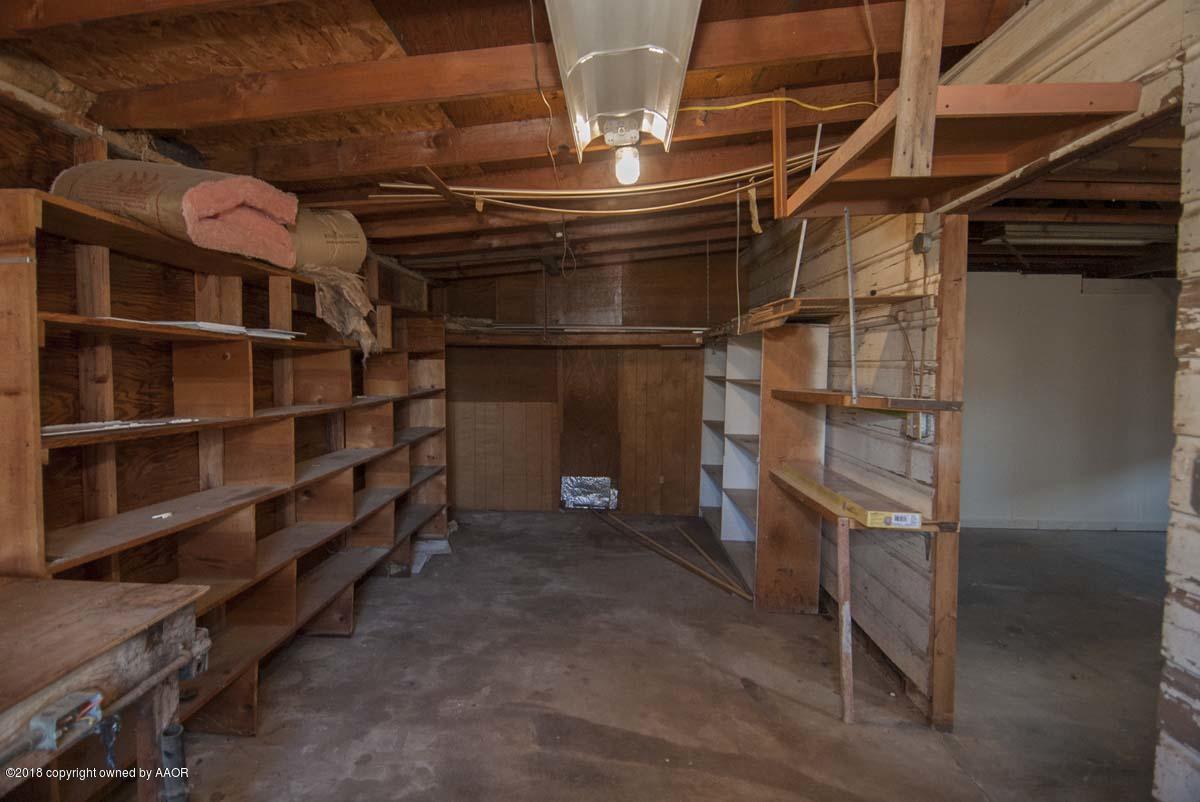 5008 Bowie Street Amarillo, TX 79110 - Photo 23 of 27 GARAGE VIEW 2