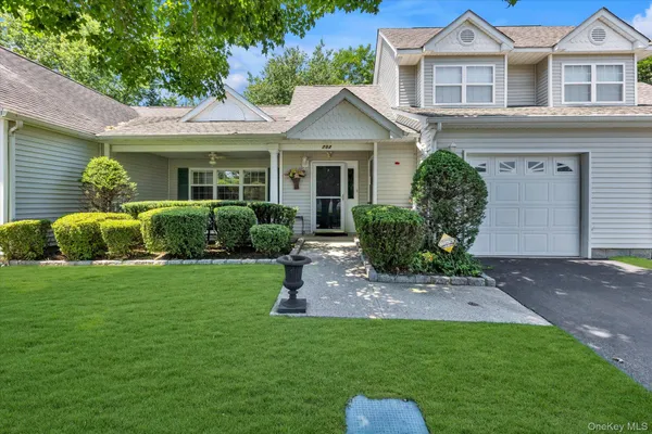 $459,000 | 702 Pebble Beach Path, Riverhead, NY 11901