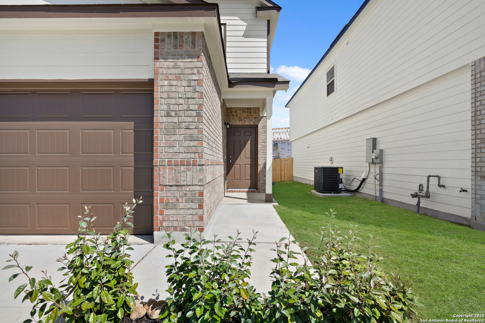 4946 Blue Ranch San Antonio, TX 78222 - Photo 3 of 32 a house view with a garden space