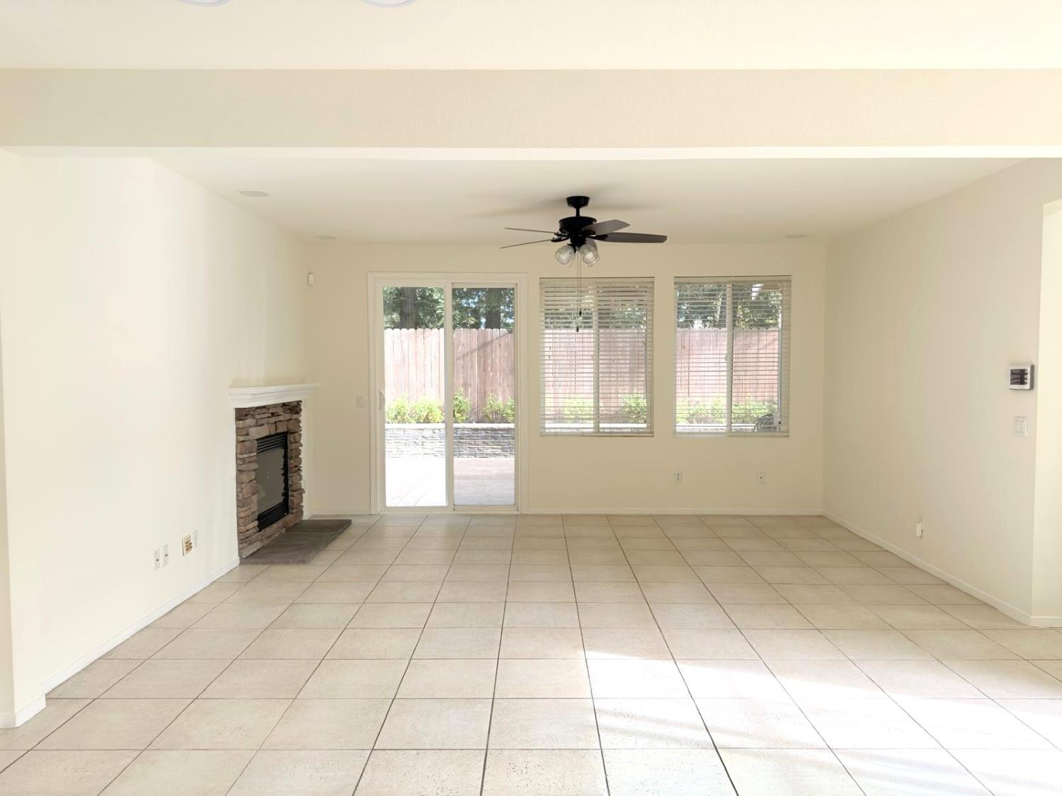 1463 Estrella Way Turlock, CA 95382 - Photo 11 of 30