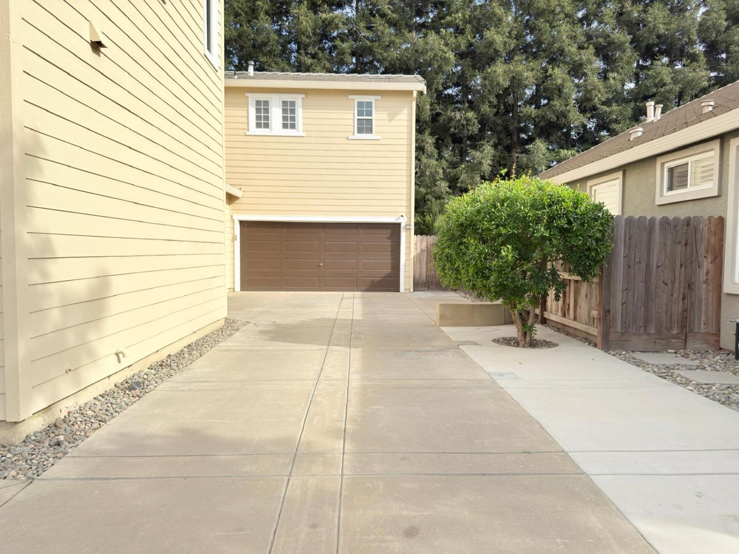 1463 Estrella Way Turlock, CA 95382 - Photo 2 of 30