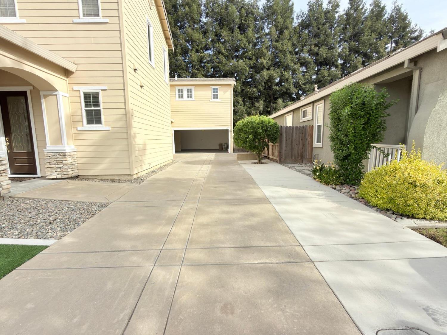 1463 Estrella Way Turlock, CA 95382 - Photo 3 of 30