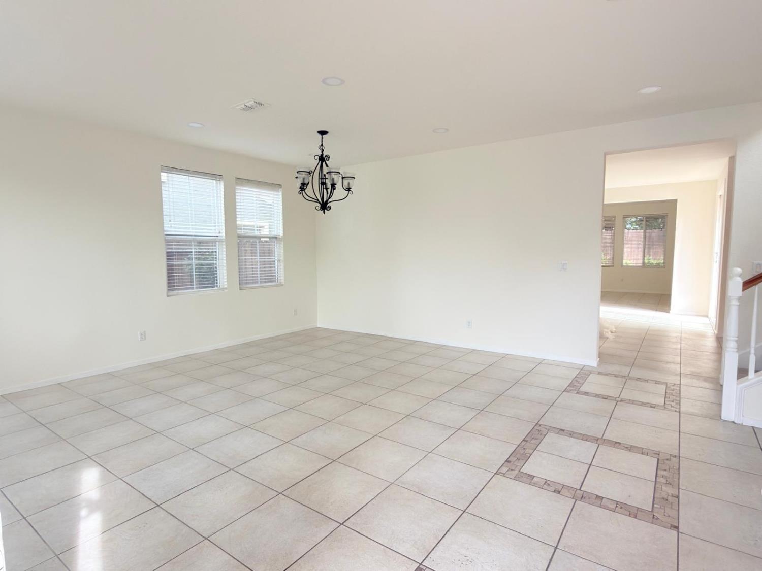 1463 Estrella Way Turlock, CA 95382 - Photo 5 of 30