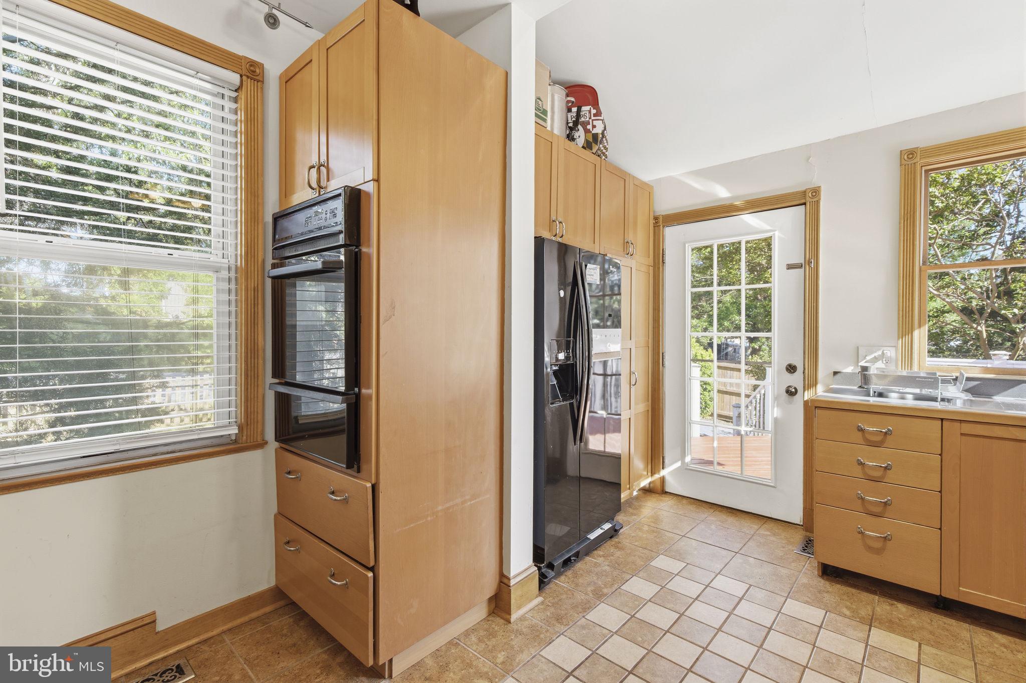 4413 Maple Avenue Baltimore, MD 21227 - Photo 6 of 30