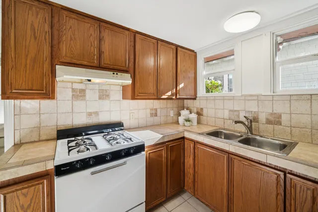 $899,000 | 3846 Beaumont Avenue, Oakland, CA 94602