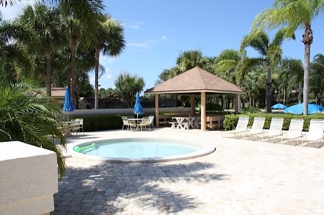 118 Knoll Way Jupiter, FL 33477 - Photo 26 of 32 Toddlers Pool
