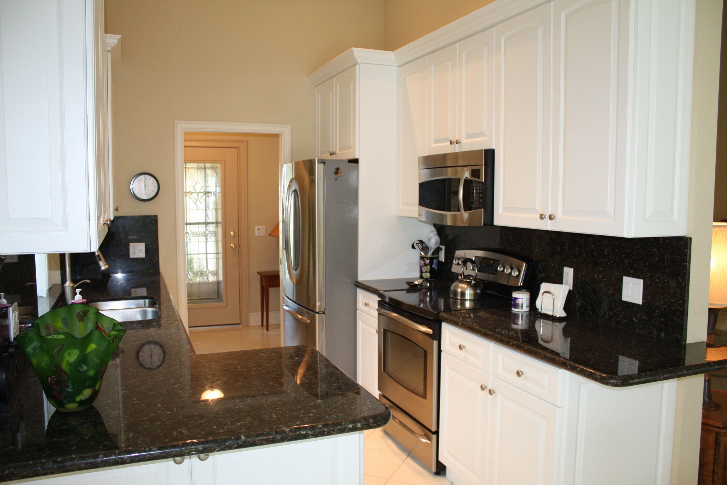 118 Knoll Way Jupiter, FL 33477 - Photo 4 of 32 Kitchen