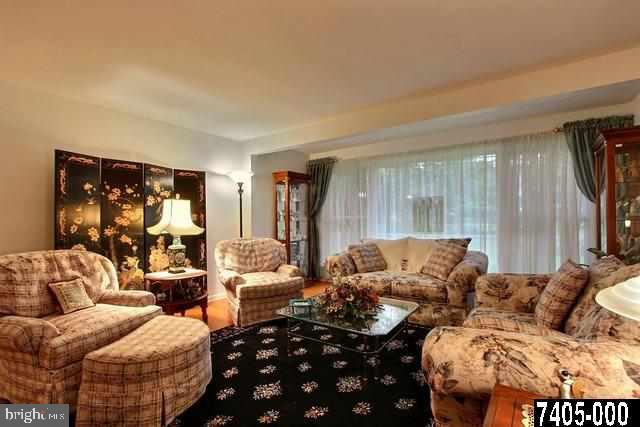 4033 Old Orchard Road York, PA 17402 - Photo 2 of 24 Gallery Image 2