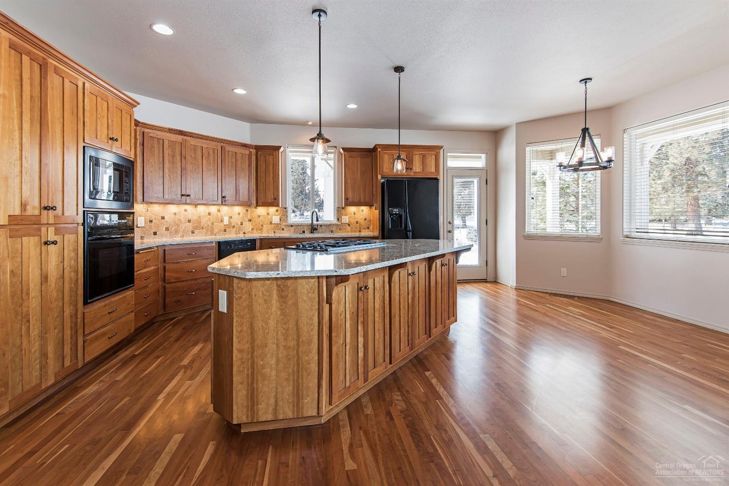 60370 Arnold Market Road Bend, OR 97702 - Photo 4 of 25 Additional Photo