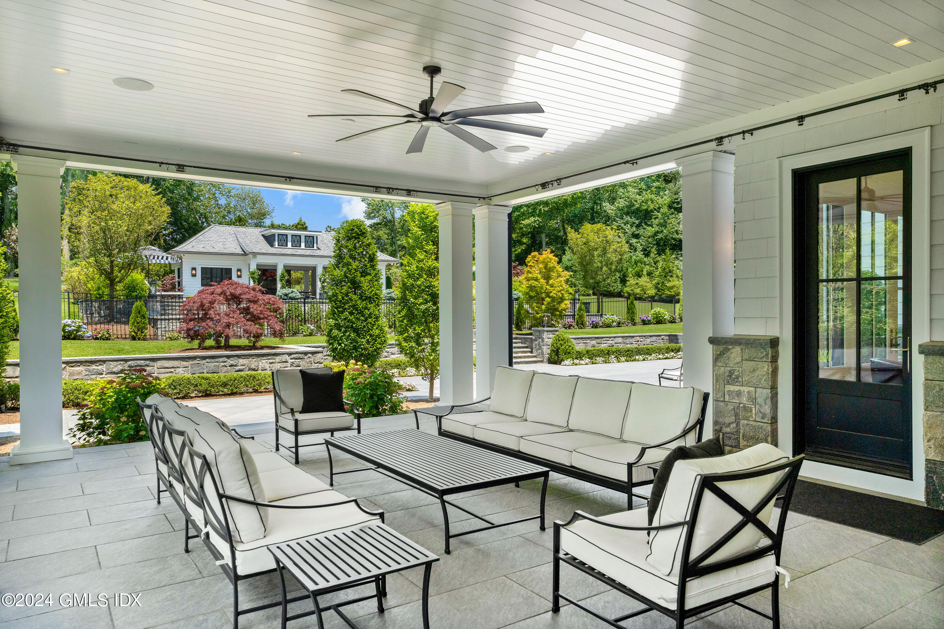 543 Stanwich Road Greenwich, CT 06831 - Photo 11 of 24 24.14 Covered Terrace (7)